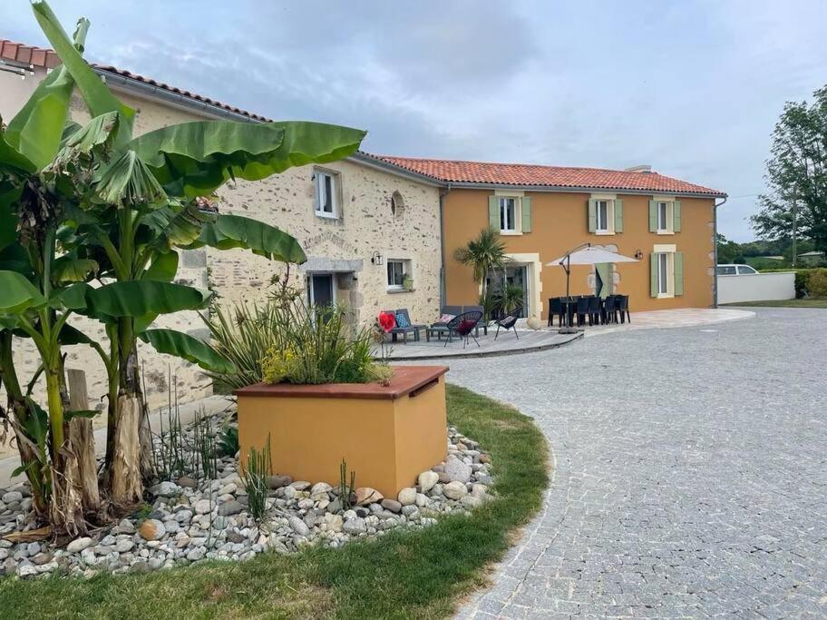 Saint-Paul-en-Gâtine Gite La Vie En Couleur 14 Personnes מראה חיצוני תמונה